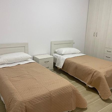 Agetina'S Apartaments Vlore Bagian luar foto