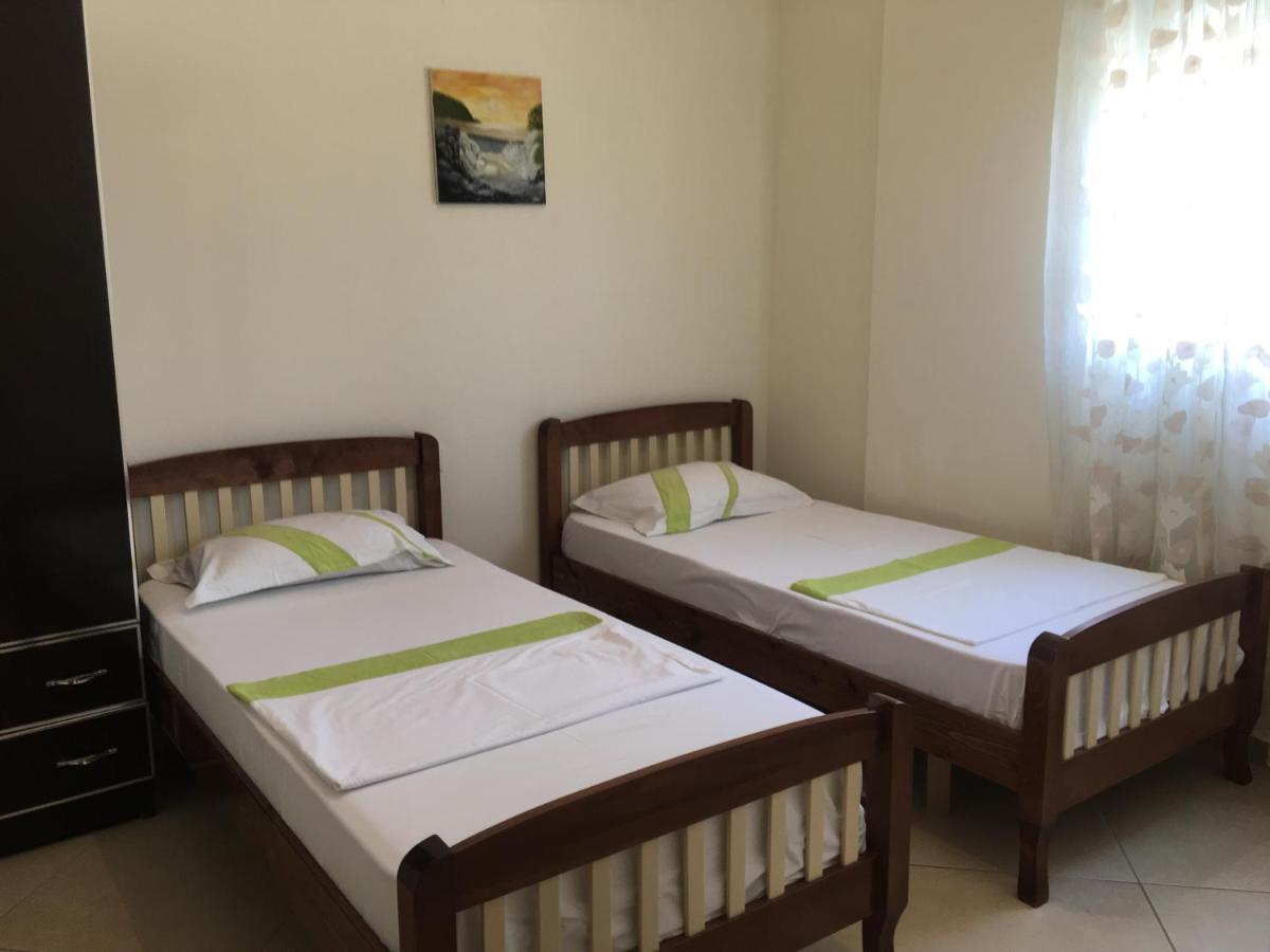 Agetina'S Apartaments Vlore Bagian luar foto