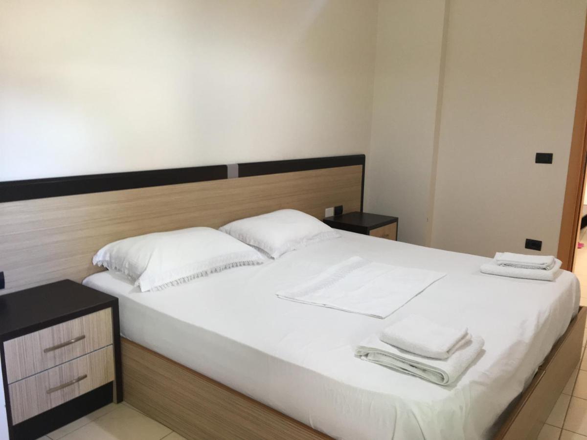 Agetina'S Apartaments Vlore Bagian luar foto