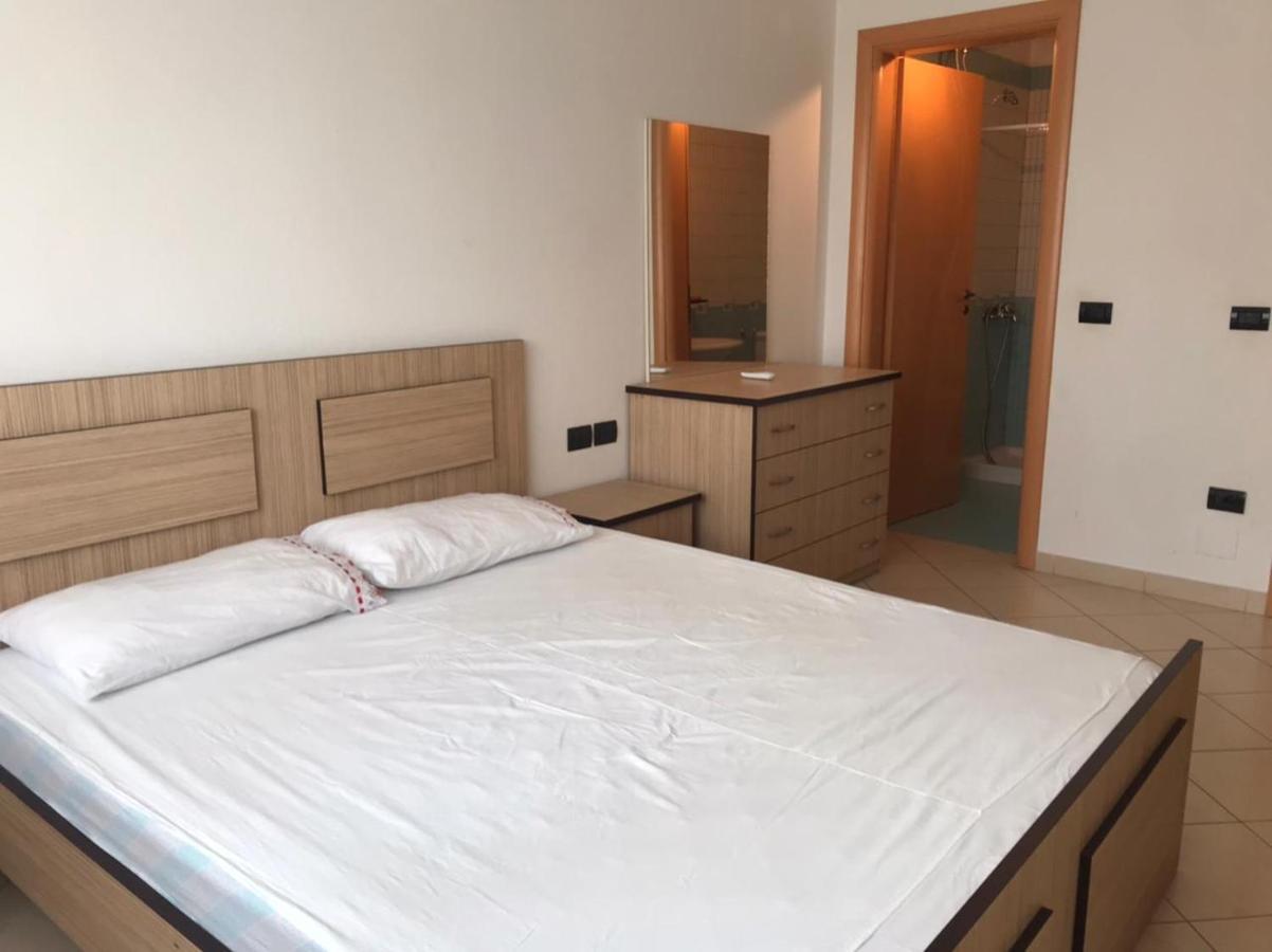 Agetina'S Apartaments Vlore Bagian luar foto