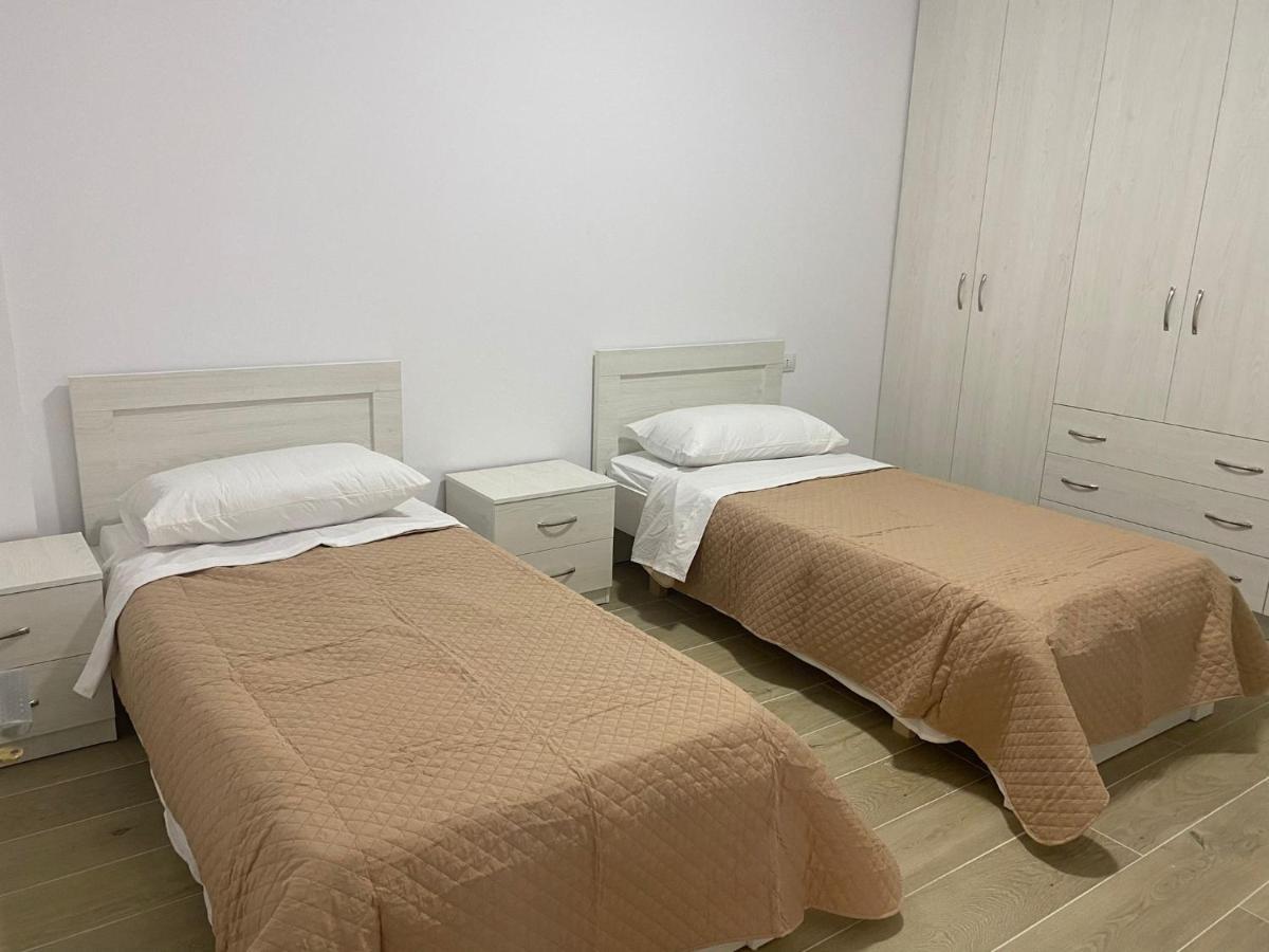 Agetina'S Apartaments Vlore Bagian luar foto