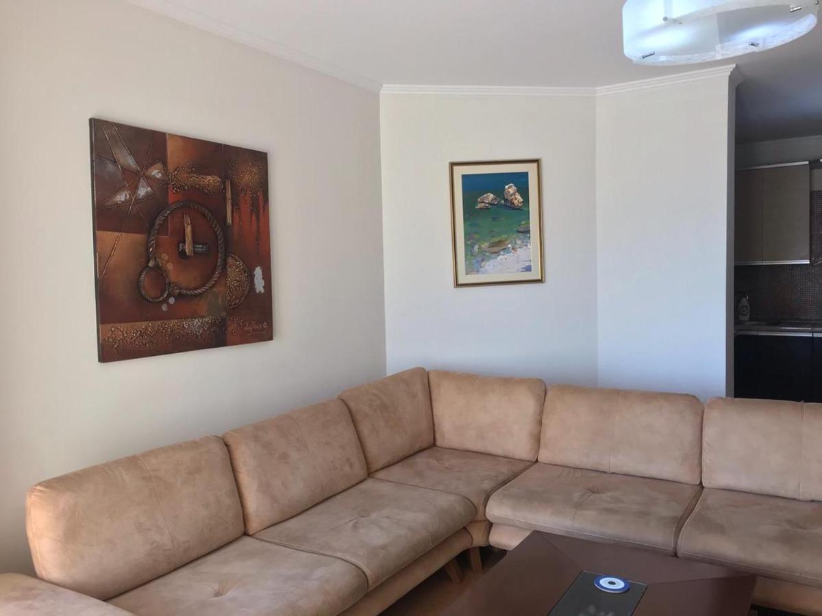 Agetina'S Apartaments Vlore Bagian luar foto