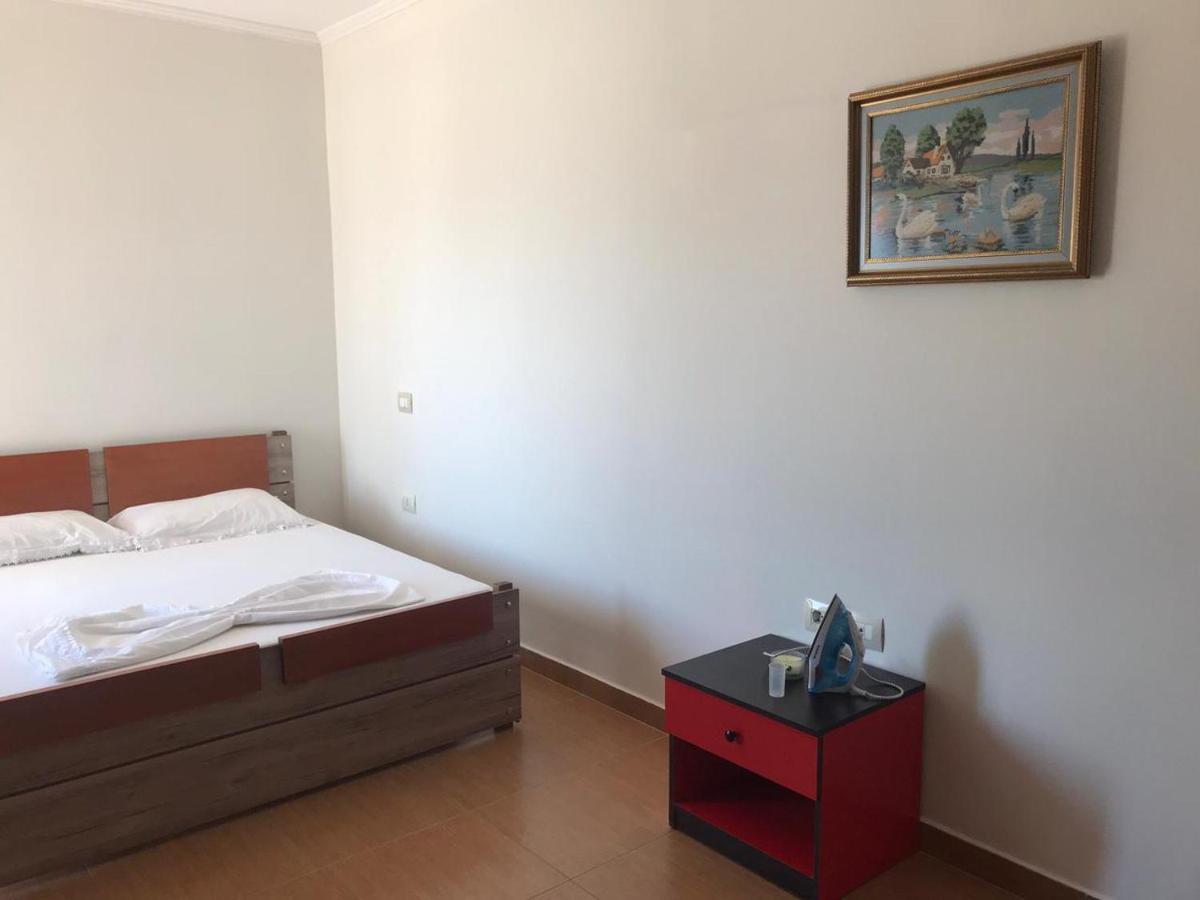 Agetina'S Apartaments Vlore Bagian luar foto