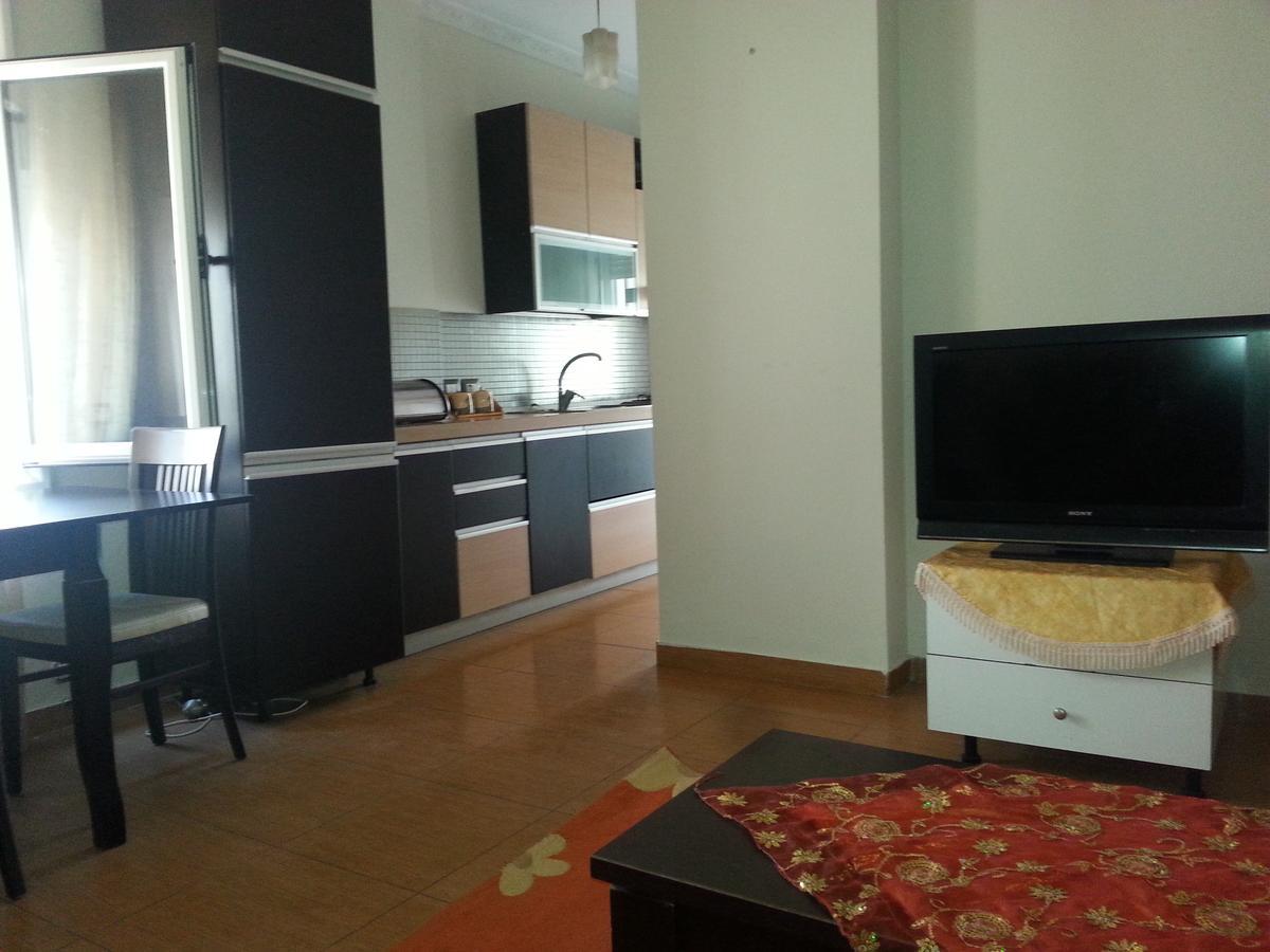 Agetina'S Apartaments Vlore Bagian luar foto