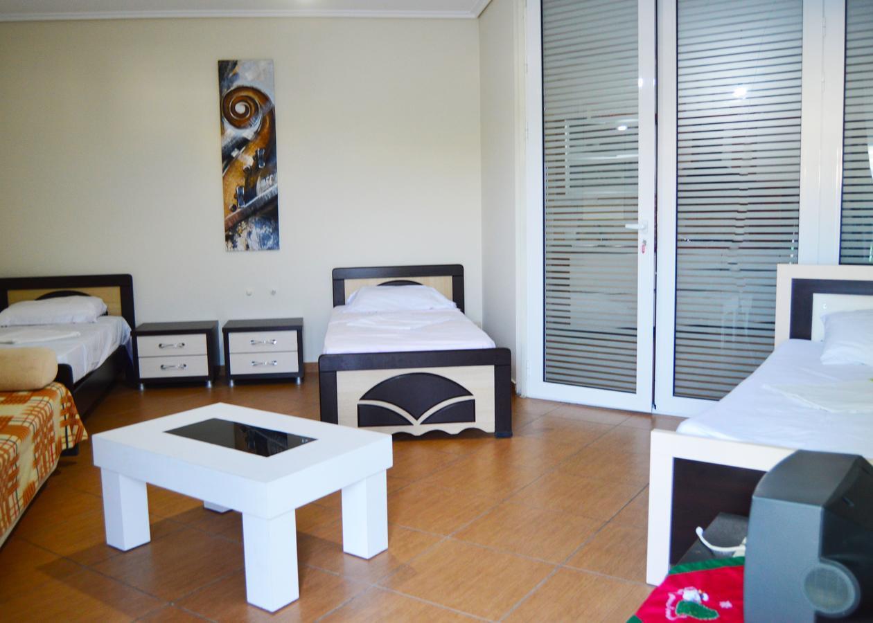 Agetina'S Apartaments Vlore Bagian luar foto