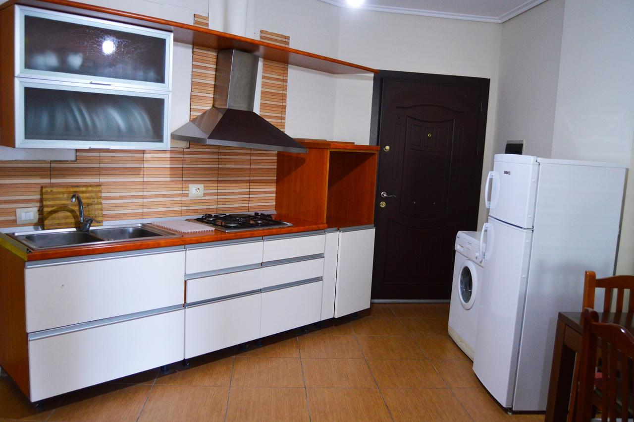 Agetina'S Apartaments Vlore Bagian luar foto