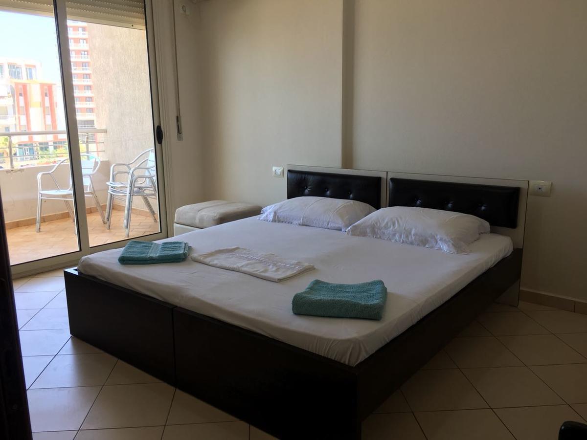 Agetina'S Apartaments Vlore Bagian luar foto