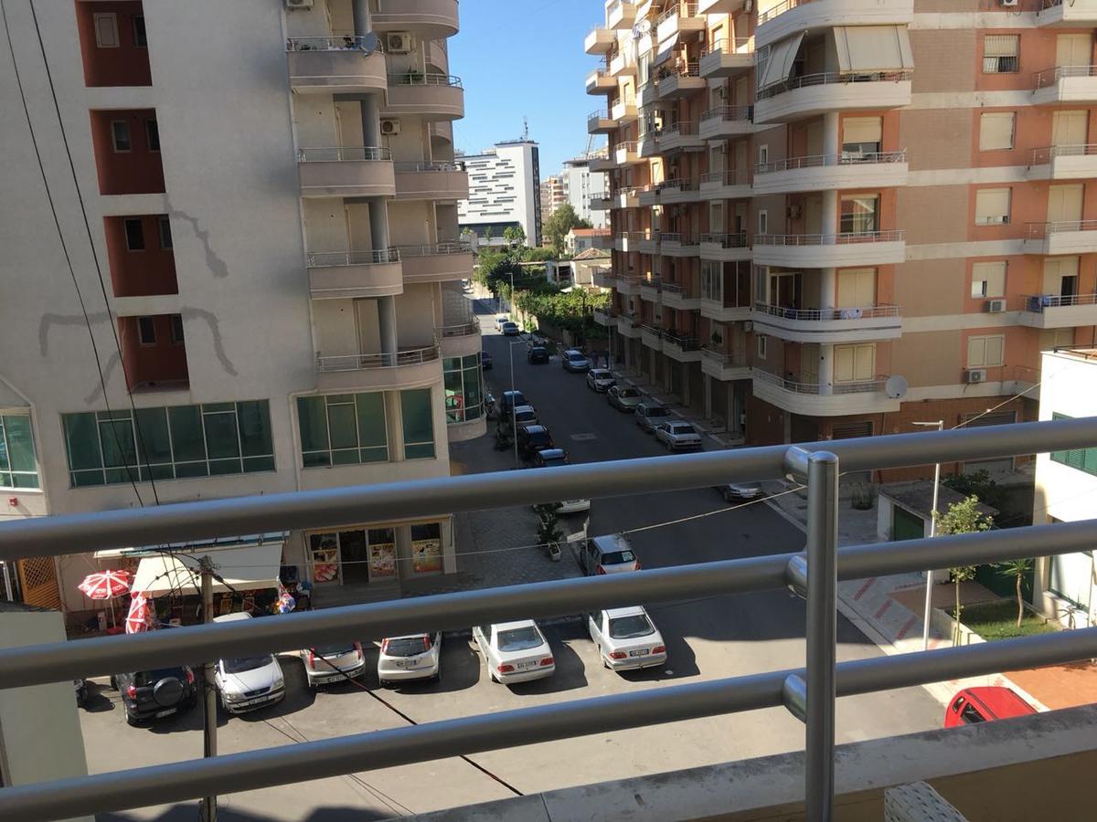 Agetina'S Apartaments Vlore Bagian luar foto