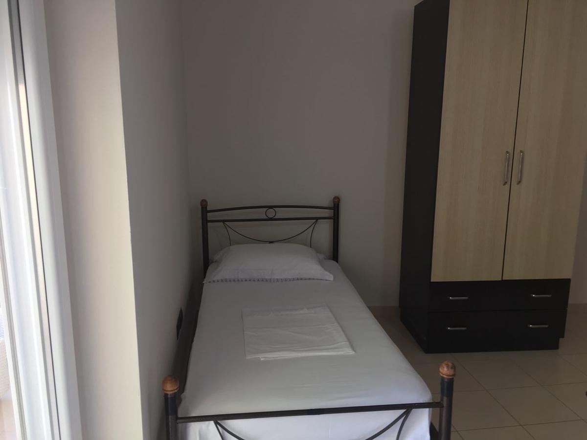 Agetina'S Apartaments Vlore Bagian luar foto