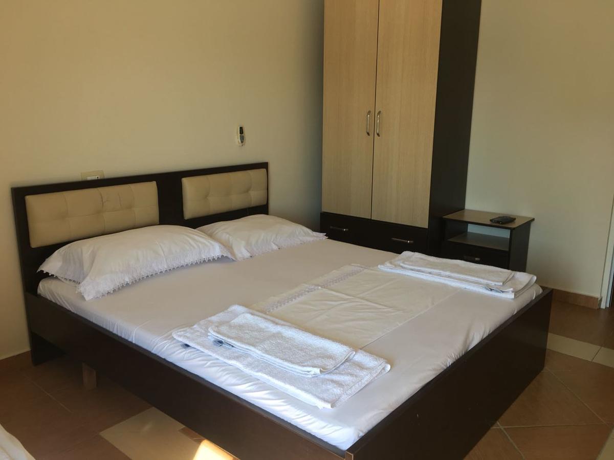 Agetina'S Apartaments Vlore Bagian luar foto